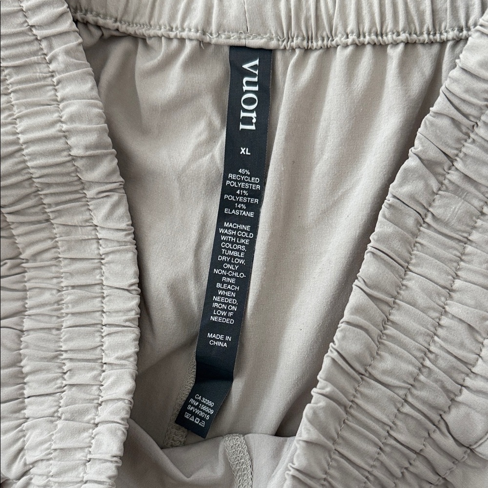 Vuori Women's Villa Shorts - Picture 3 of 3